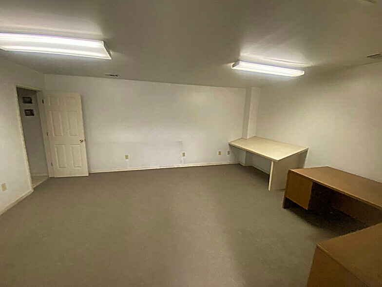 More Photos Of 1178 Hightower Rd, Macon-Bibb Warehouse For Sale