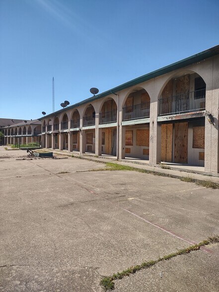 More Photos Of 1216 Interstate Highway 30, Greenville Hotel For Sale