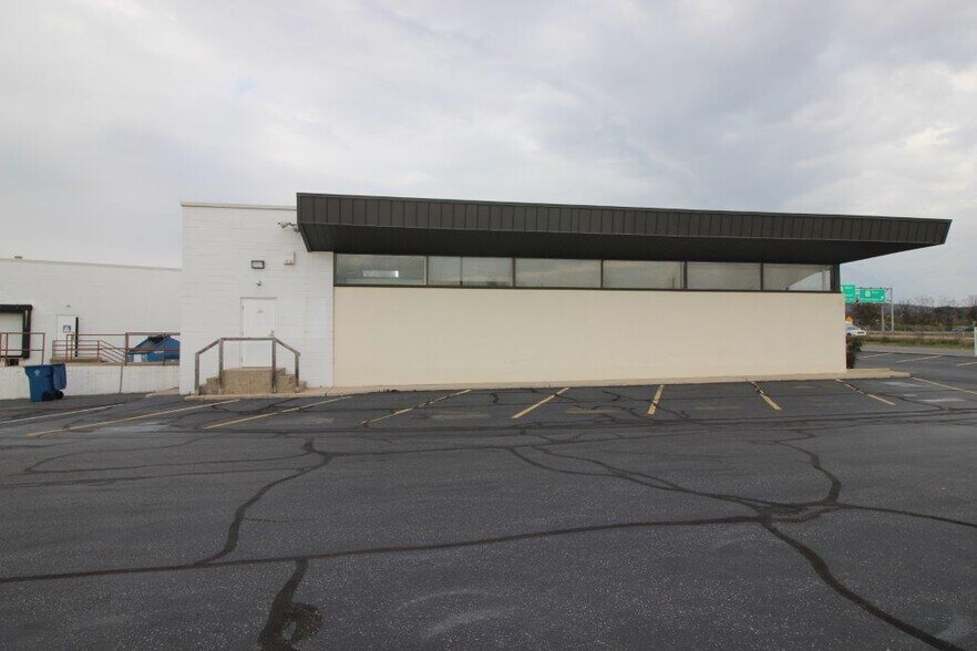 2300 N 5th St, Muhlenberg Township, PA 19605 Flex/R&D For Lease