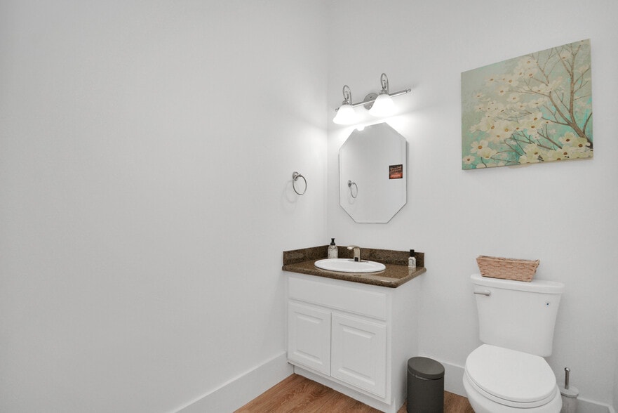 More Photos Of 12824 Willow Centre Dr, Houston Medical For Sale