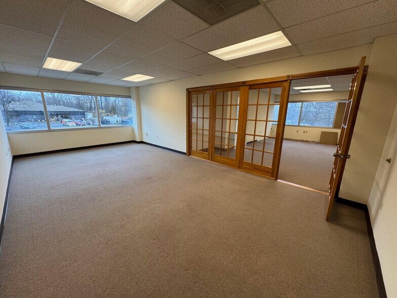 More Photos Of 1 Corwin Ct, Newburgh Medical For Lease
