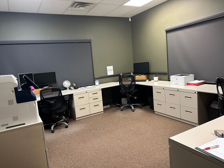 More Photos Of 175 Cass Ave, Mount Clemens Office For Sale