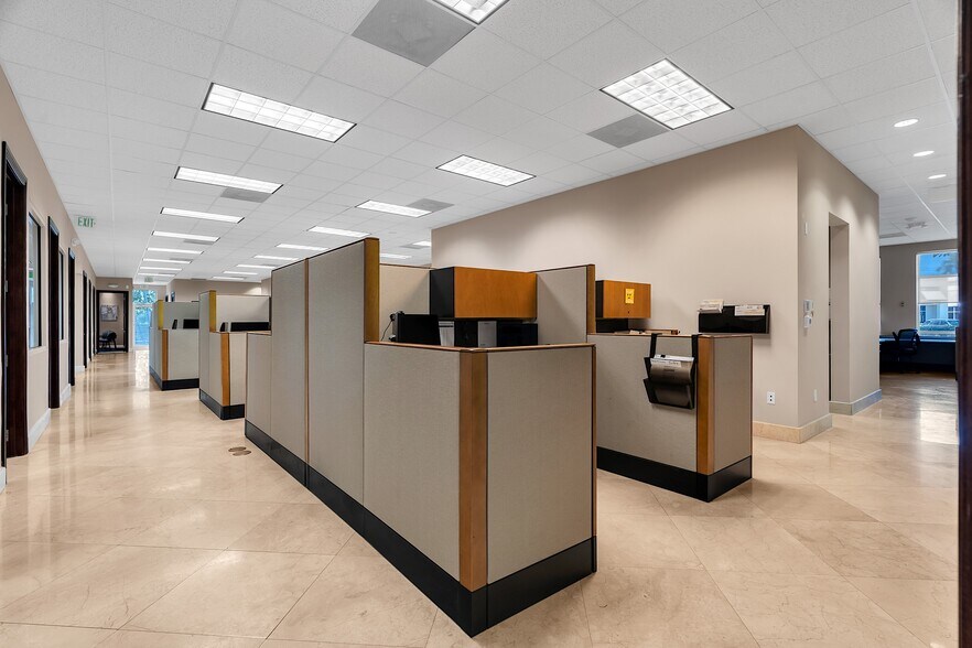 More Photos Of 1371 Sawgrass Corporate Pky, Sunrise Office For Sale