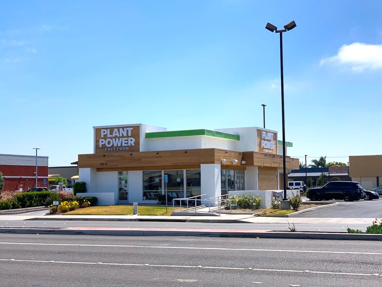 Primary Photo Of 18976 Brookhurst St, Fountain Valley Fast Food For Sale
