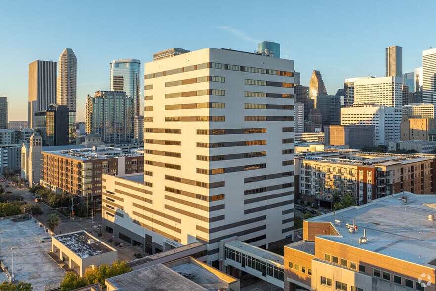 More Photos Of 1315 St Joseph Pky, Houston Medical For Sale