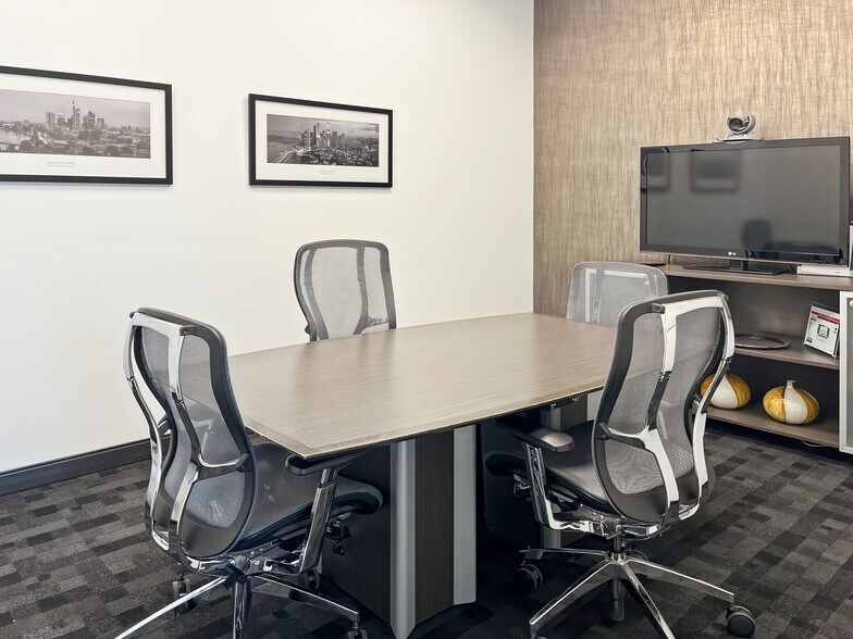 More Photos Of 6500 Rte Transcanadienne, Pointe-claire Coworking Space