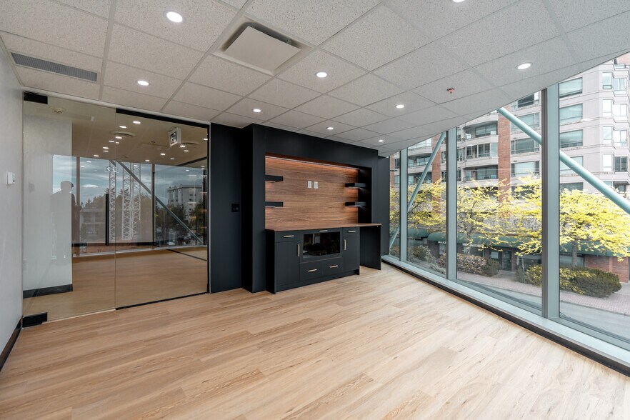 More Photos Of 1493 Foster St, White Rock Apartments For Sale