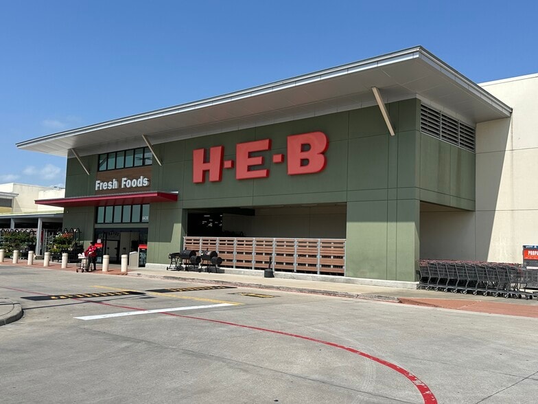 Primary Photo Of 6240 Garth Rd, Baytown General Retail For Lease