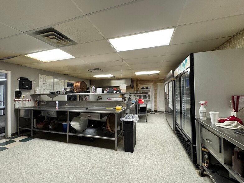 More Photos Of 18 N 4th St, Gosport Storefront Retail Office For Sale