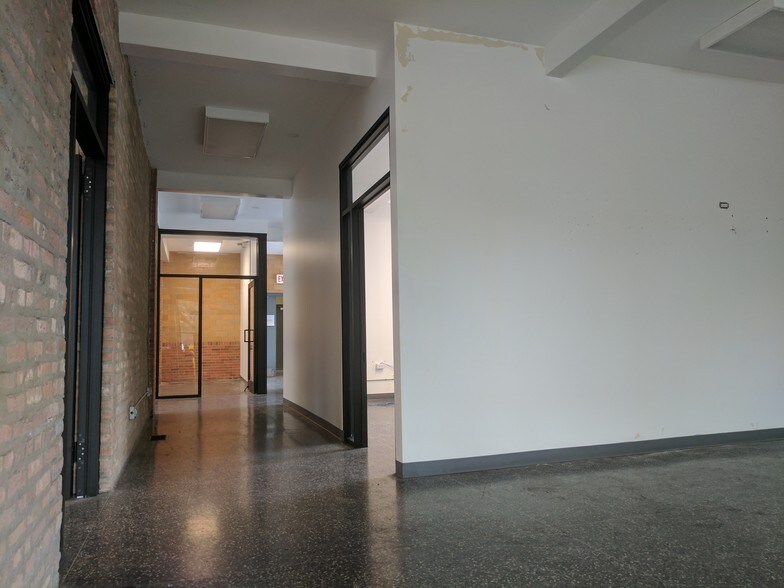 More Photos Of 1659 W Hubbard St, Chicago Loft Creative Space For Lease