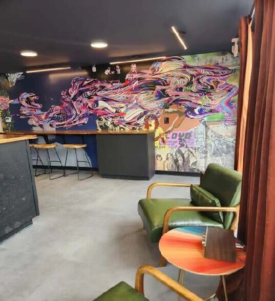 More Photos Of 701 Central Ave NE, Albuquerque Hotel For Lease