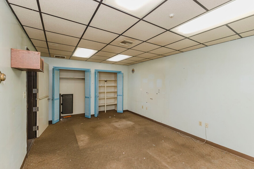 More Photos Of 1560 S Topeka St, Wichita Lodge Meeting Hall For Sale