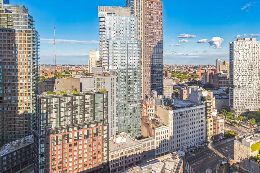 More Photos Of 21 Flatbush Ave, Brooklyn Office For Lease