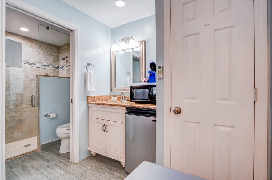 More Photos Of 2060 US Highway 27 N, Avon Park Hotel For Sale