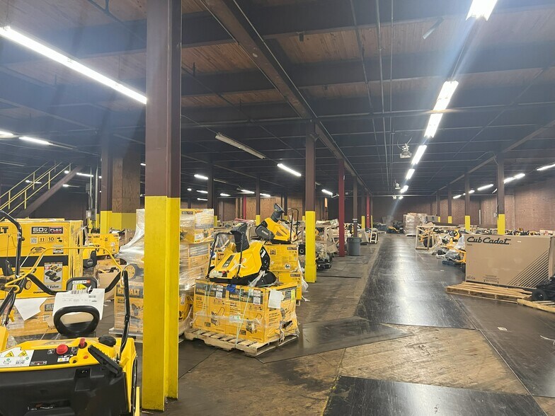 More Photos Of 315 Elizabeth St NW, Lenoir Manufacturing For Sale