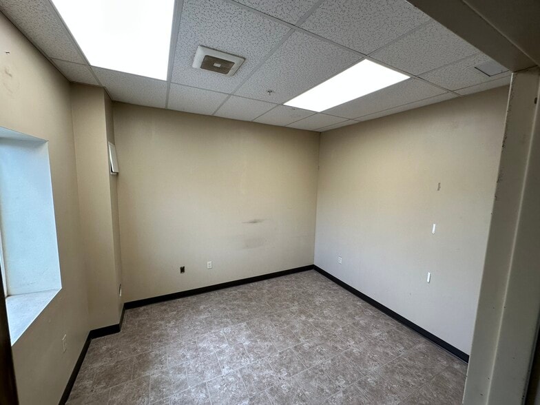 More Photos Of 5405 W Riverbend Ave, Post Falls Manufacturing For Lease