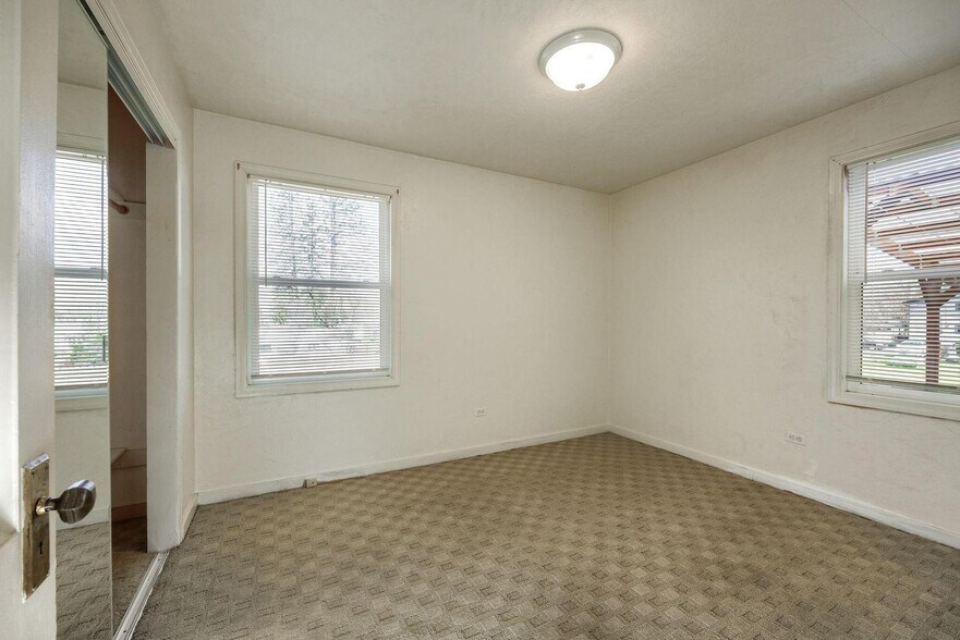 More Photos Of 128 S Mountain Ave, Ashland Apartments For Sale