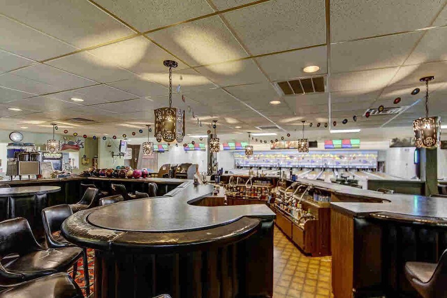 More Photos Of 501-511 E Racine St, Jefferson Bowling Alley For Sale