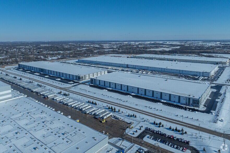 More Photos Of 2000 S Rowell Ave, Joliet Distribution For Lease