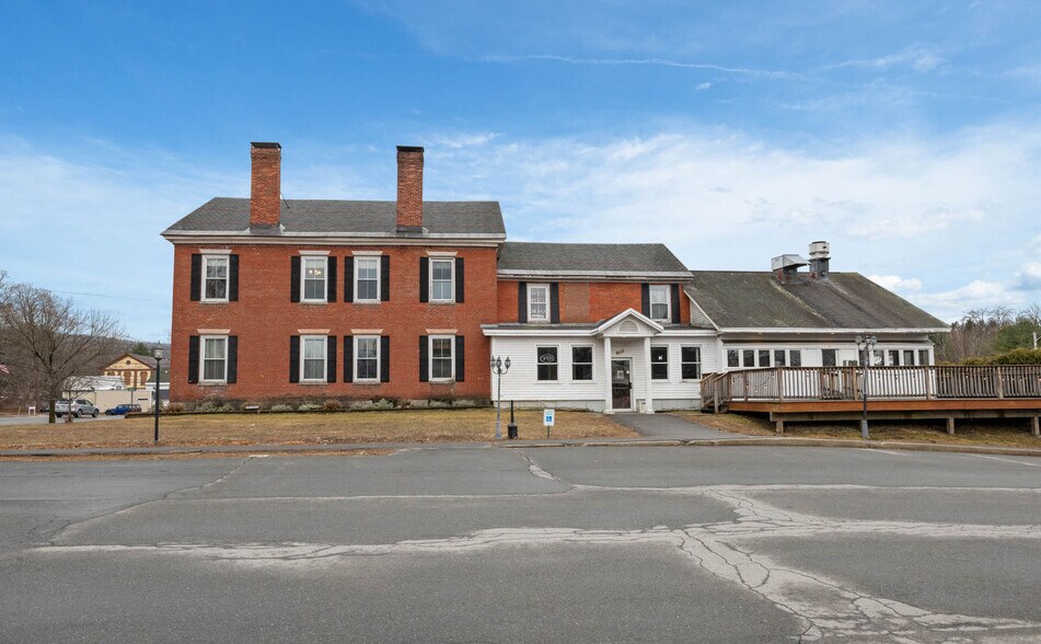 More Photos Of 122 Main St, Charlestown Restaurant For Sale