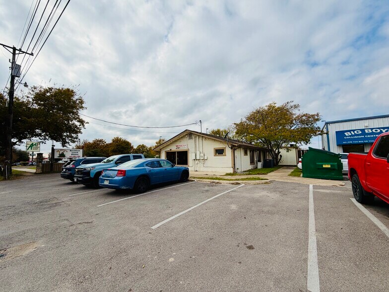 More Photos Of 15200 FM 1825, Pflugerville Restaurant For Lease