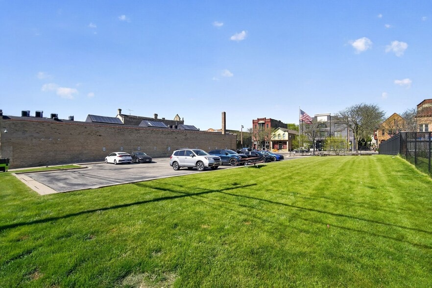 More Photos Of 1818 N Dr Martin Luther King Jr Dr, Milwaukee Office For Sale