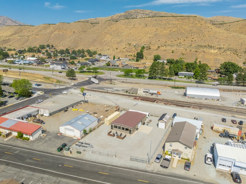 More Photos Of 102 E Lakeshore Dr, Pateros Auto Repair For Sale