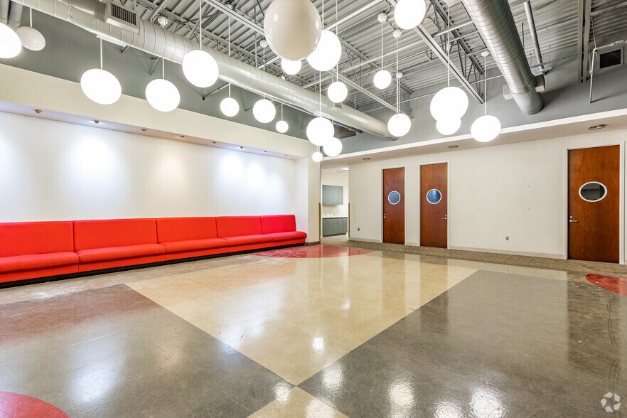 More Photos Of 599 Lake Kathy Dr, Brandon Unknown For Lease