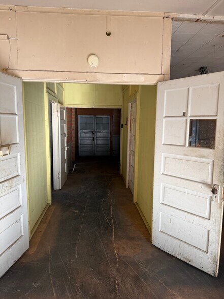 More Photos Of 217 Percy Ave, Yuba City Storefront For Sale