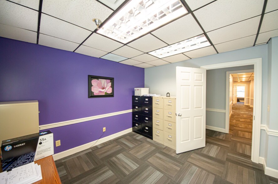 More Photos Of 3001 Taylor Springs Dr, Louisville Office For Sale