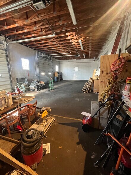 More Photos Of 600 Cayuga Rd, Cheektowaga Light Distribution For Lease