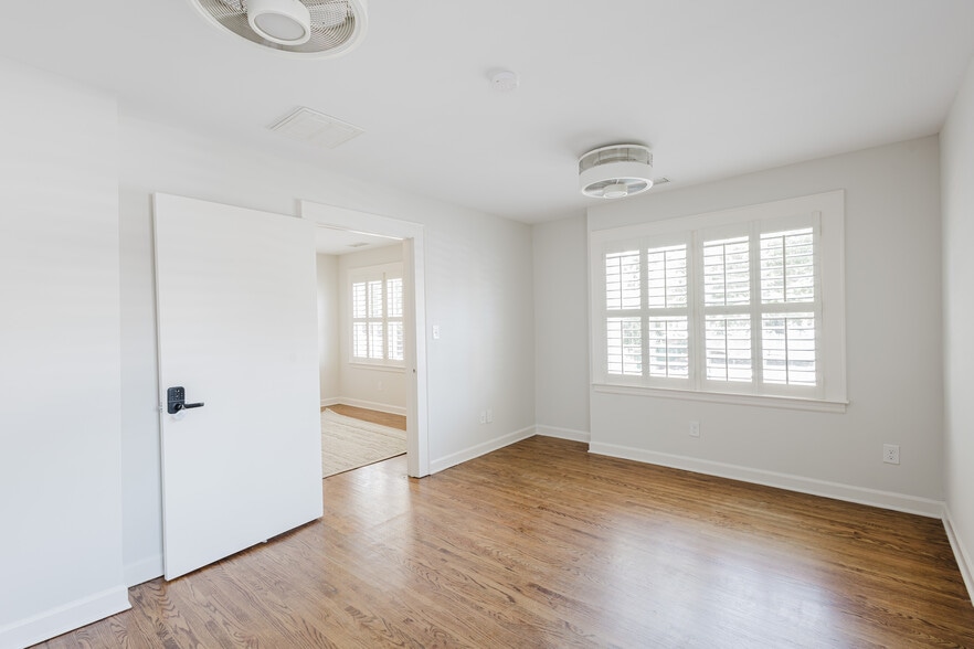 More Photos Of 1814 Euclid Ave, Charlotte Office For Lease