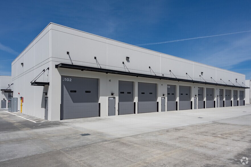 More Photos Of 1055 Soscol Ferry Rd, Napa Distribution For Sale