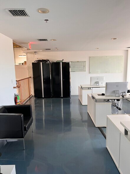 More Photos Of 6900-6914 NW 50th St, Miami Warehouse For Lease