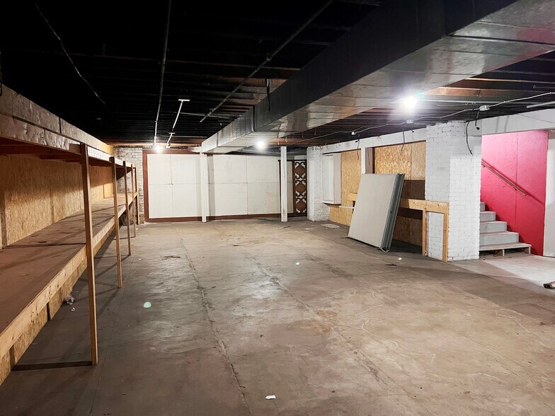 More Photos Of 704 Front St, Brainerd Storefront Retail Residential For Sale