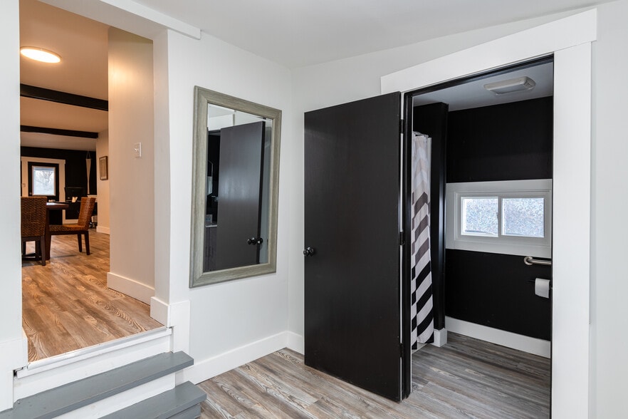 More Photos Of 1519 E 5th St, Dayton Office For Sale