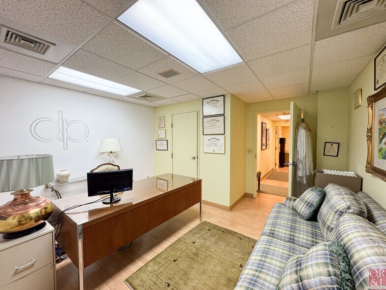 More Photos Of 687 Straits Tpke, Middlebury Medical For Lease