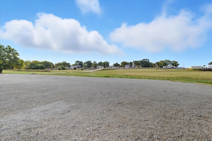 More Photos Of 105 N Broadway St, Syracuse Freestanding For Sale