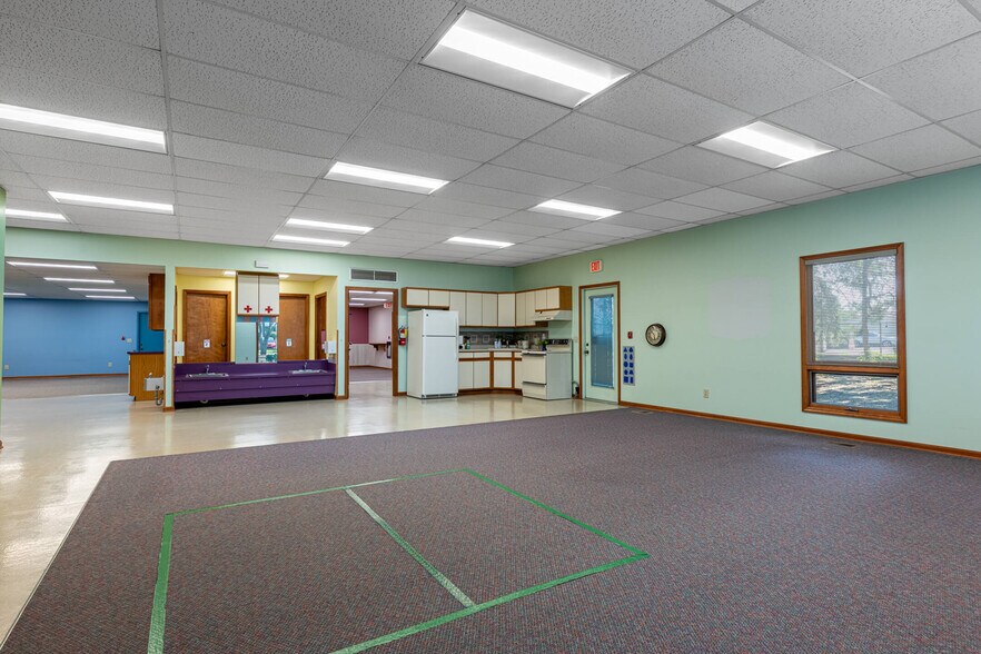 More Photos Of 71 Marco Ln, Washington Township Medical For Sale