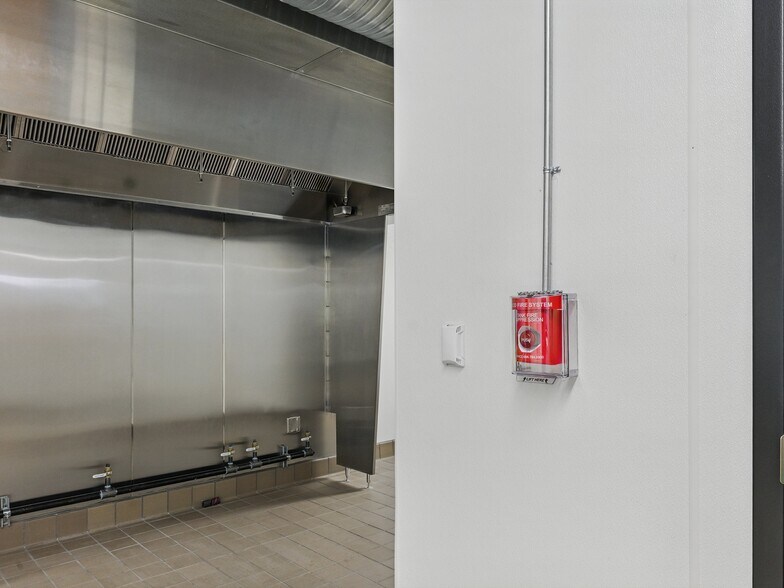 More Photos Of 790 Wolf Rd, Random Lake Service Station For Sale