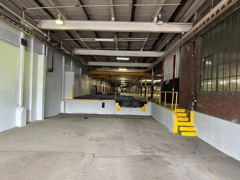 More Photos Of 239 Factory St, La Porte Warehouse For Lease