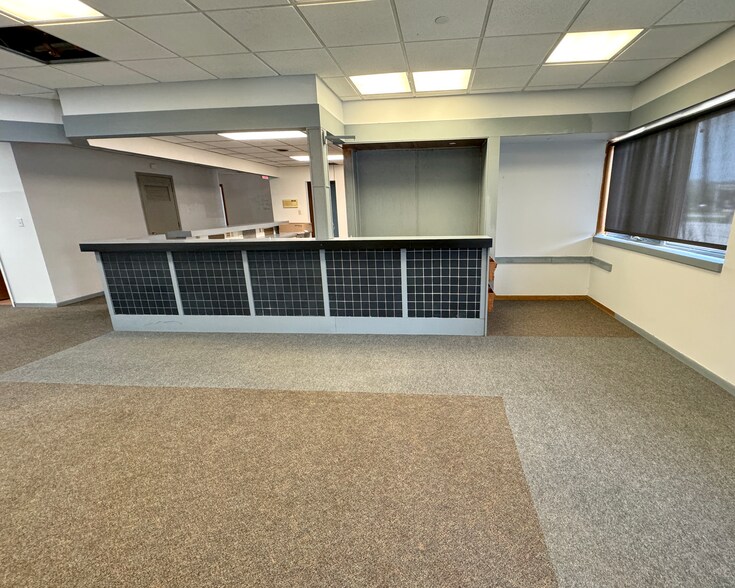 More Photos Of 974 73rd St, West Des Moines Medical For Sale