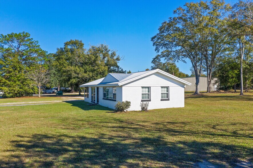 More Photos Of 1213 Main St, Chipley Office For Sale