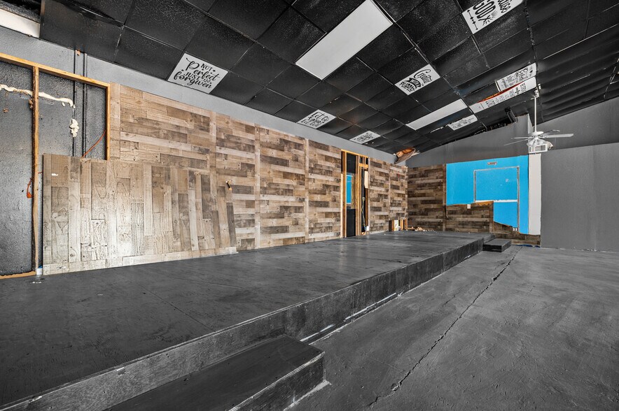 More Photos Of 2423 Palo Alto Rd, San Antonio Convenience Store For Sale