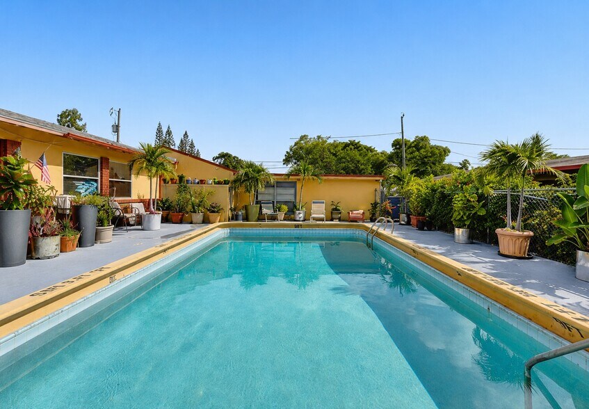 More Photos Of , Hollywood Multifamily For Sale
