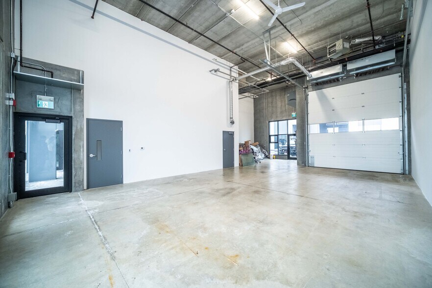 More Photos Of 9123 Bentley St, Vancouver Light Distribution For Lease