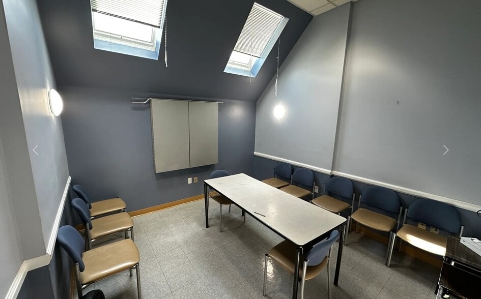 More Photos Of 105 Merrick St, Worcester Medical For Sale