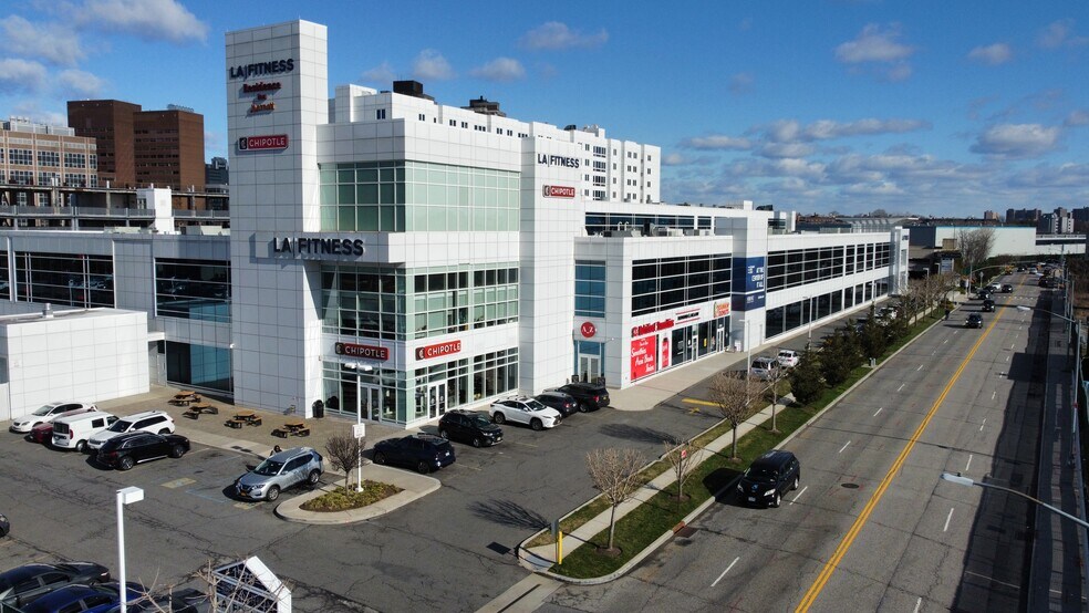 More Photos Of 1776 Eastchester Rd, Bronx Office For Lease