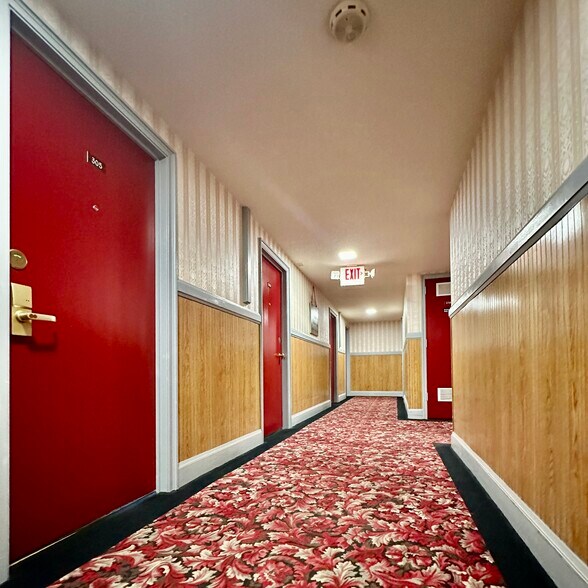 More Photos Of 925 1st Ave, Monte Vista Hotel For Sale