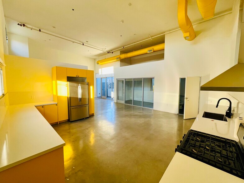 More Photos Of 1347 19th St, Santa Monica Loft Creative Space For Lease